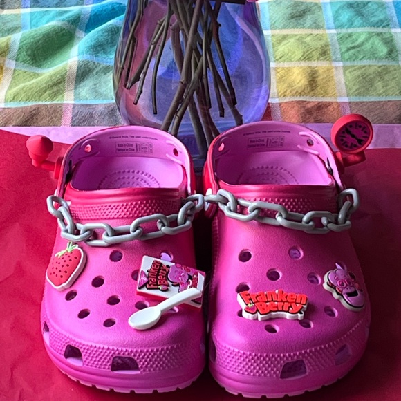 🍓CROCS FRANKEN BERRY CLASSIC CLOG 🍓 NWT 🍓 - Picture 15 of 16